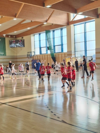 dziewczęta z kl. 4a w Czersku