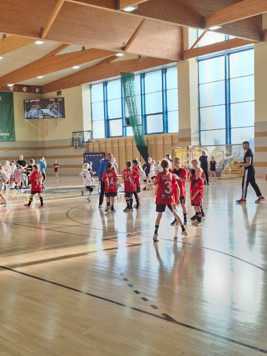 dziewczęta z kl. 4a w Czersku