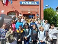 Uczniowie poznają zawód policjanta