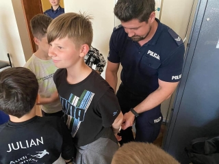 uczniowie 5b na komisariacie